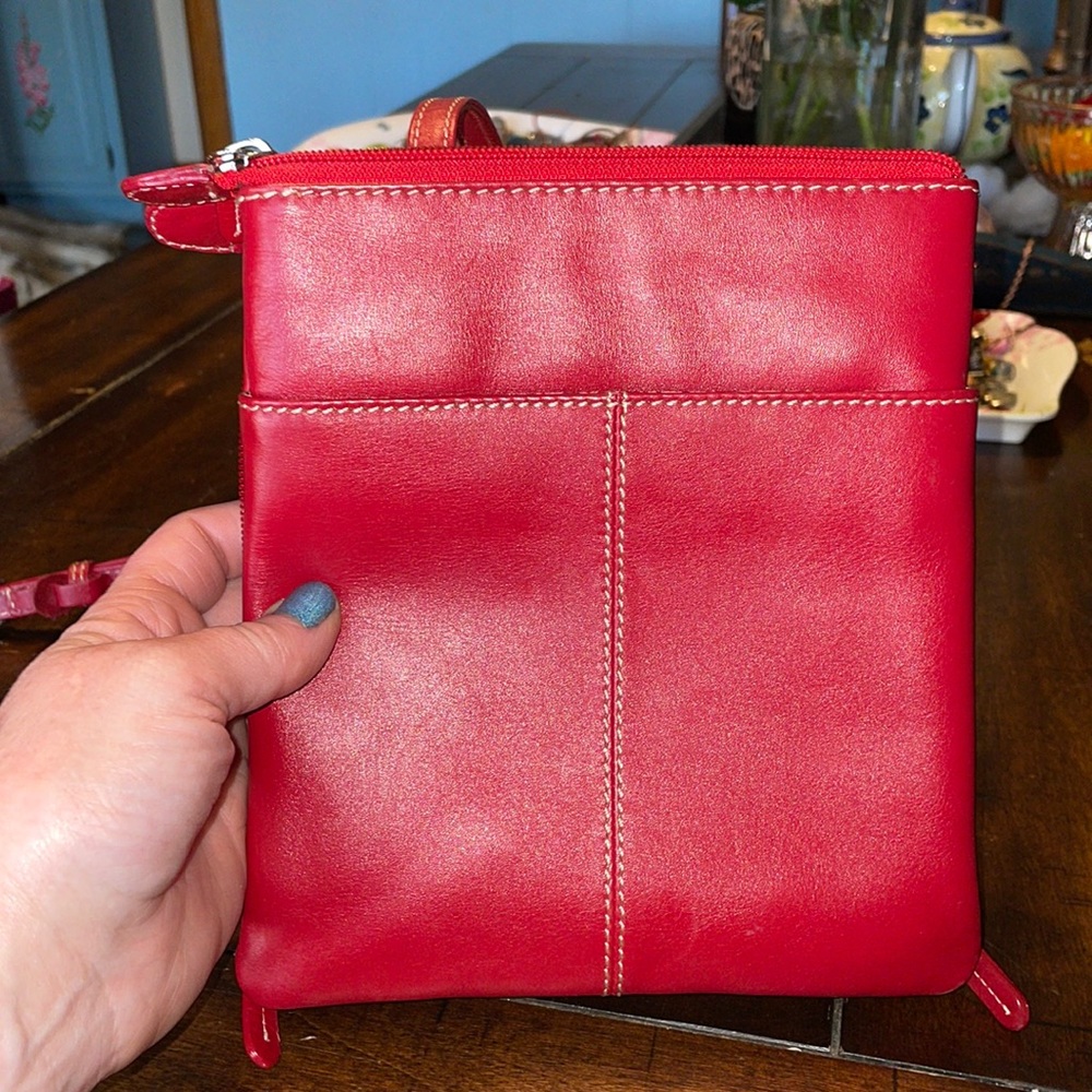 ILI leather handbag